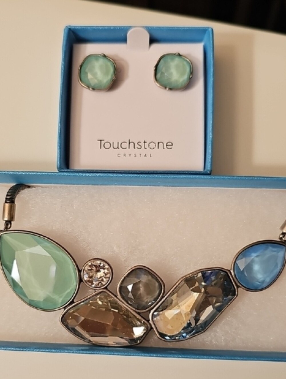Mint Fortune Earrings - Picture 2 of 2